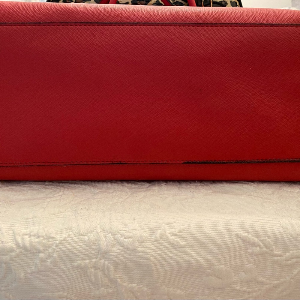 Elegant Red Tote Bag - Picture 6 of 8